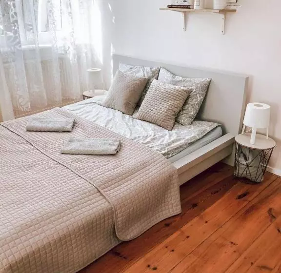 ユースホステル Bankowa 8 Guest Rooms