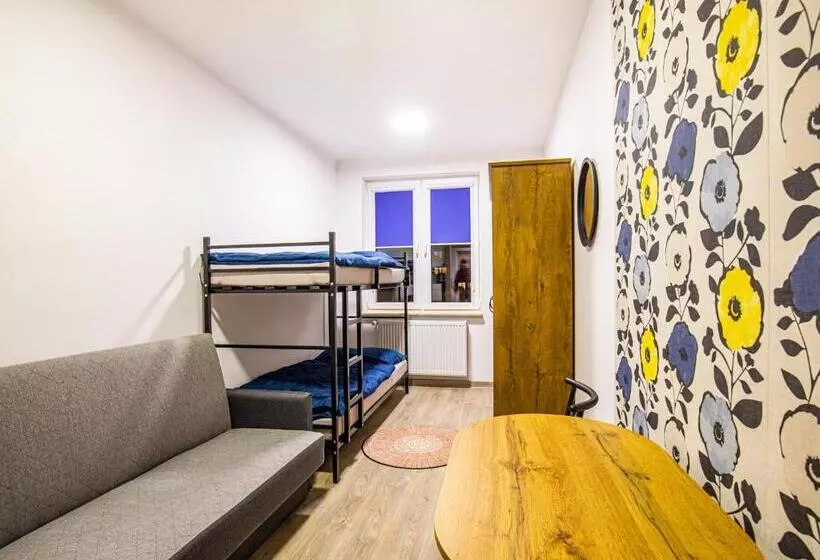 Retkeilymaja Marathon Noclegi