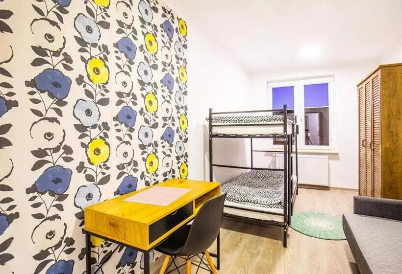 Retkeilymaja Marathon Noclegi