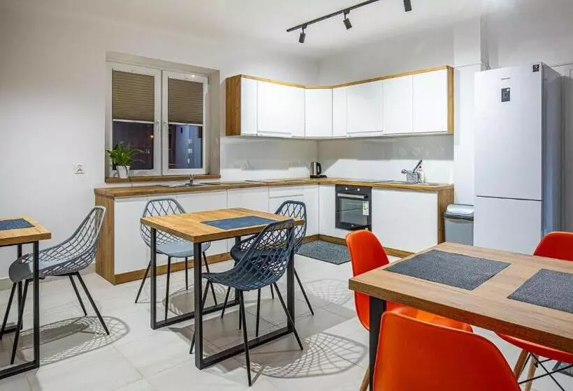 Retkeilymaja Marathon Noclegi