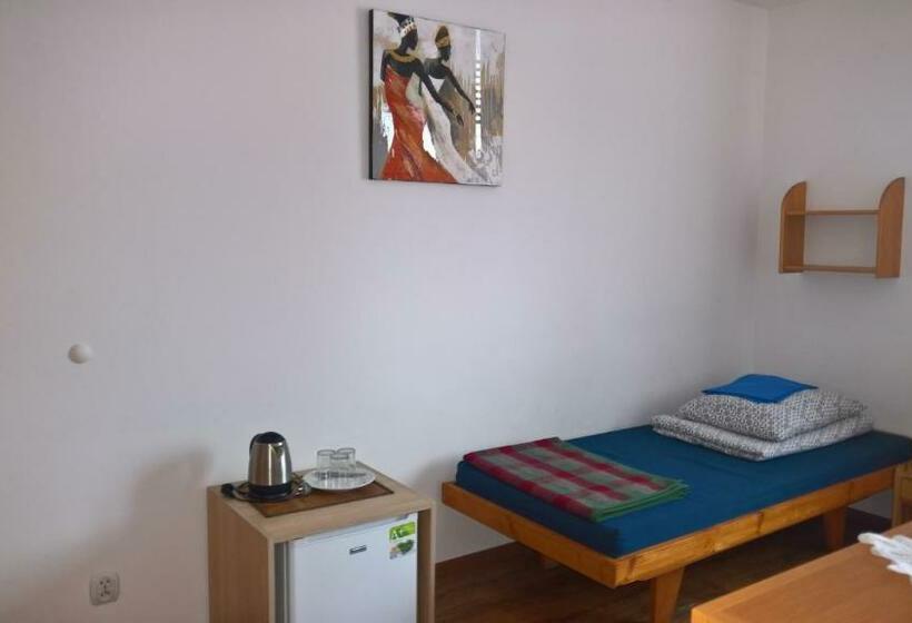 Bed and Breakfast Dom Wczasowy Irys