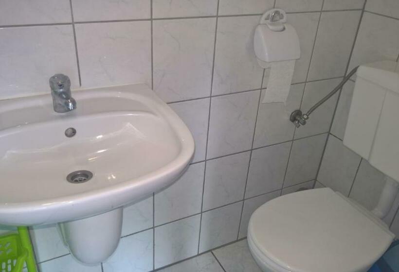 Bed and Breakfast Dom Wczasowy Irys