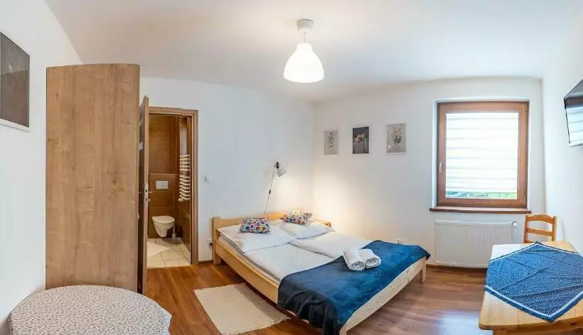 ベッドアンドブレックファースト Domek Plaster Miodu