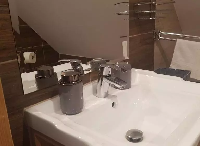 تختخواب و صبحانه Pokoje Gościnne Art  Dworek