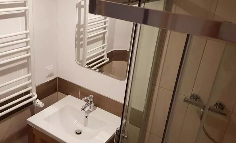 تختخواب و صبحانه Pokoje Gościnne Art  Dworek