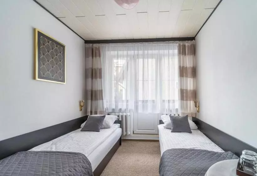 تختخواب و صبحانه Willa Gencjana