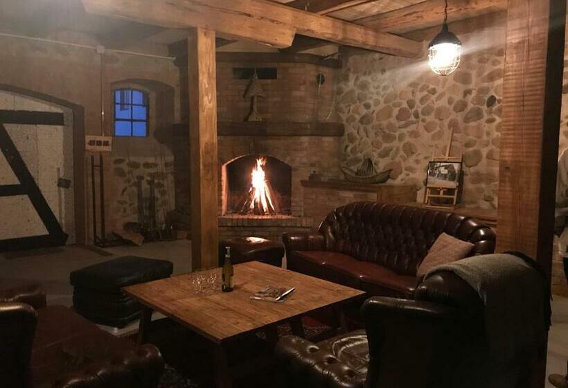 호텔 Folwark Mazurskie Legendy Azyl Dla Dorosłych