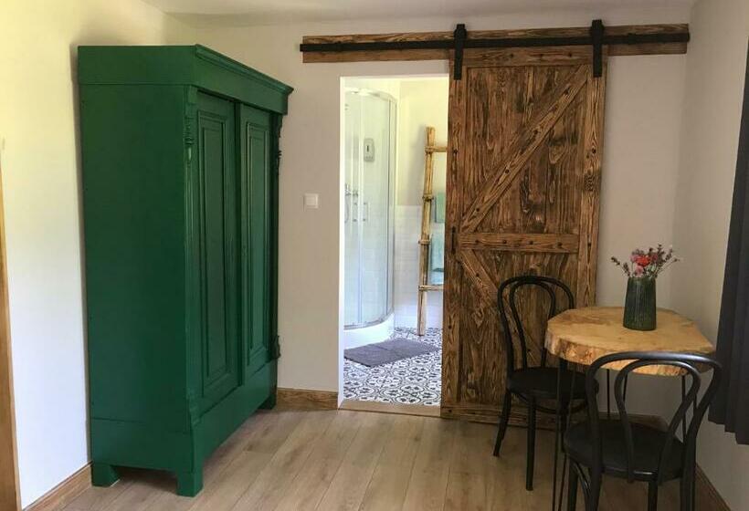 호텔 Folwark Mazurskie Legendy Azyl Dla Dorosłych