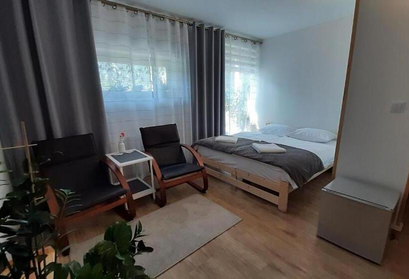 ホテル Noclegi U Przewodników Zwiedzaczek