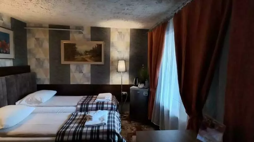 ホテル Zajazd Albatros Rzeszow