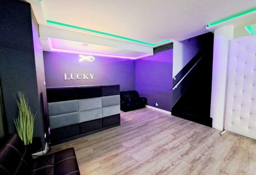 Lucky Apartments   Pokoje Hotelowe