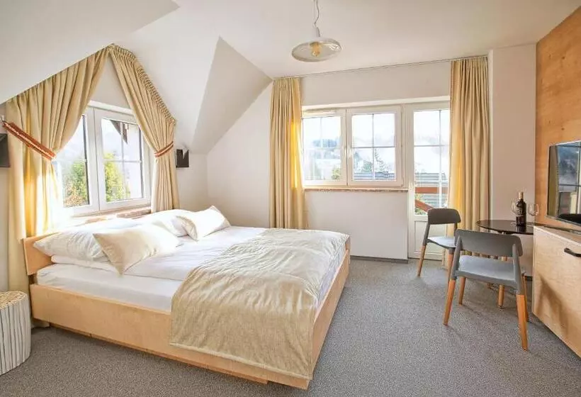 Majatalo Beskid Ski Villa