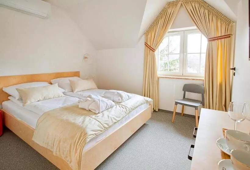 Majatalo Beskid Ski Villa