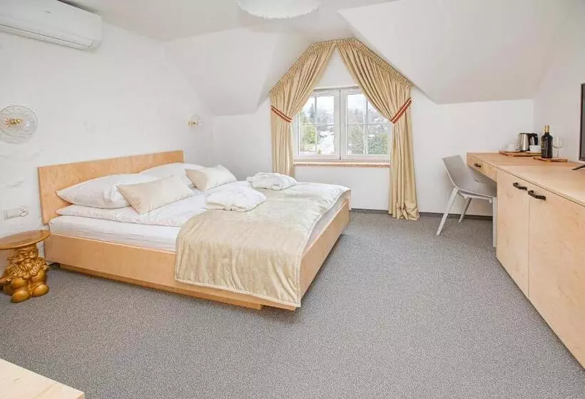 Majatalo Beskid Ski Villa