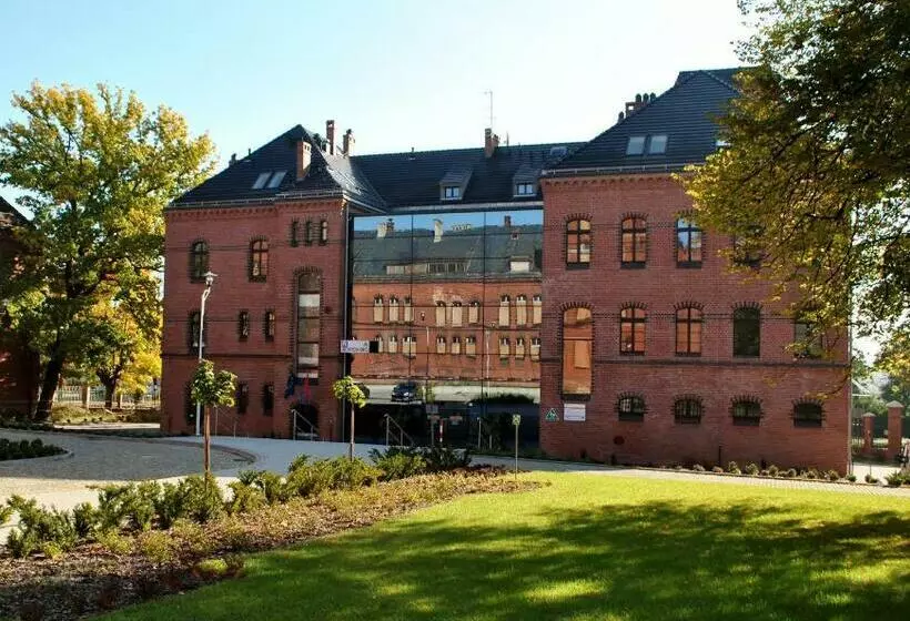 Szkolne Schronisko Młodzieżowe Dąbrówka