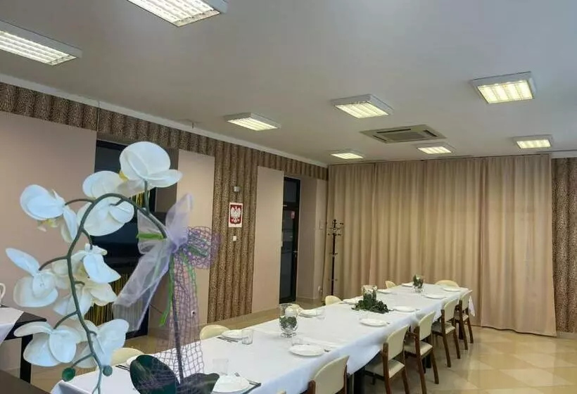 Szkolne Schronisko Młodzieżowe Dąbrówka