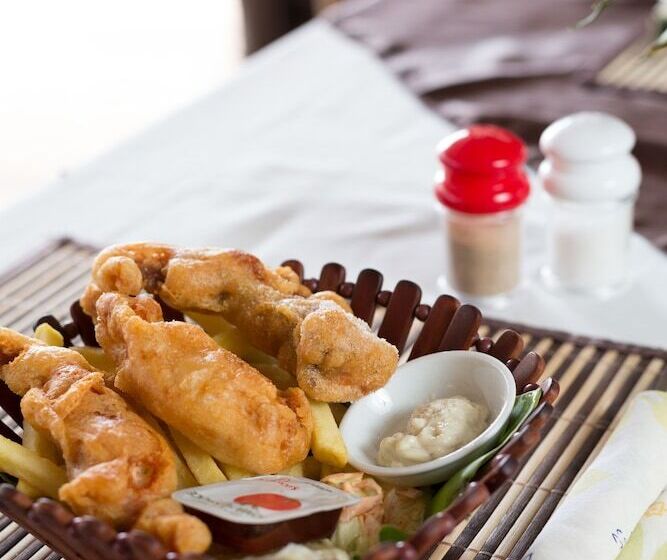 فندق صغير Funky Fish Beach & Surf Resort