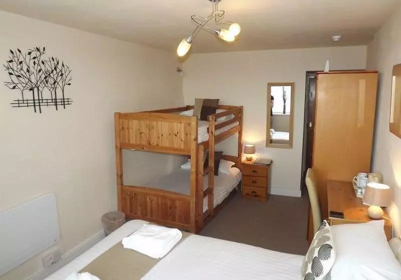 تختخواب و صبحانه Balmoral Guest House