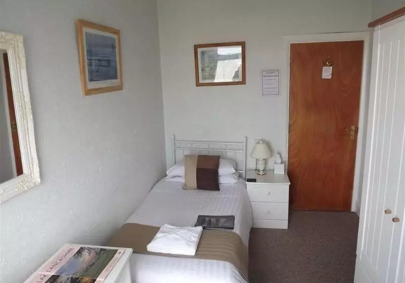 تختخواب و صبحانه Balmoral Guest House