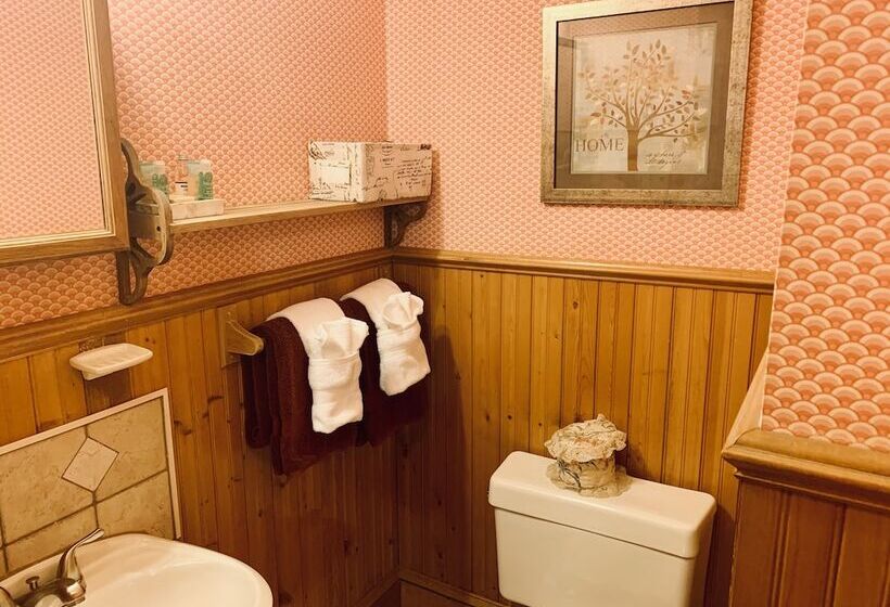 Bed and Breakfast Captain Mey's Inn