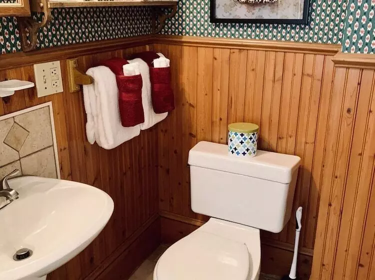 Bed & Breakfast Captain Mey's Inn