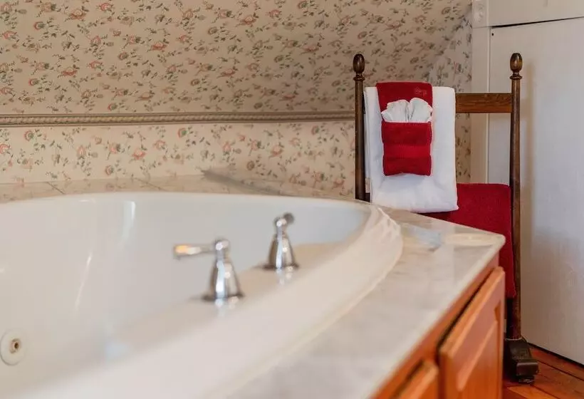 Bed & Breakfast Captain Mey's Inn