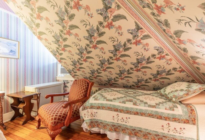 Bed and Breakfast Captain Mey's Inn