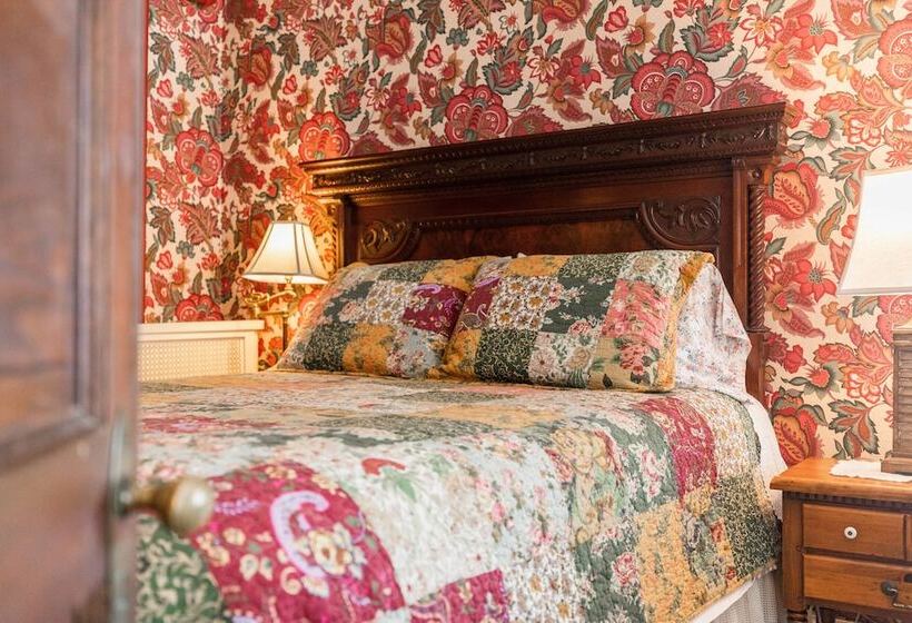 Bed and Breakfast Captain Mey's Inn