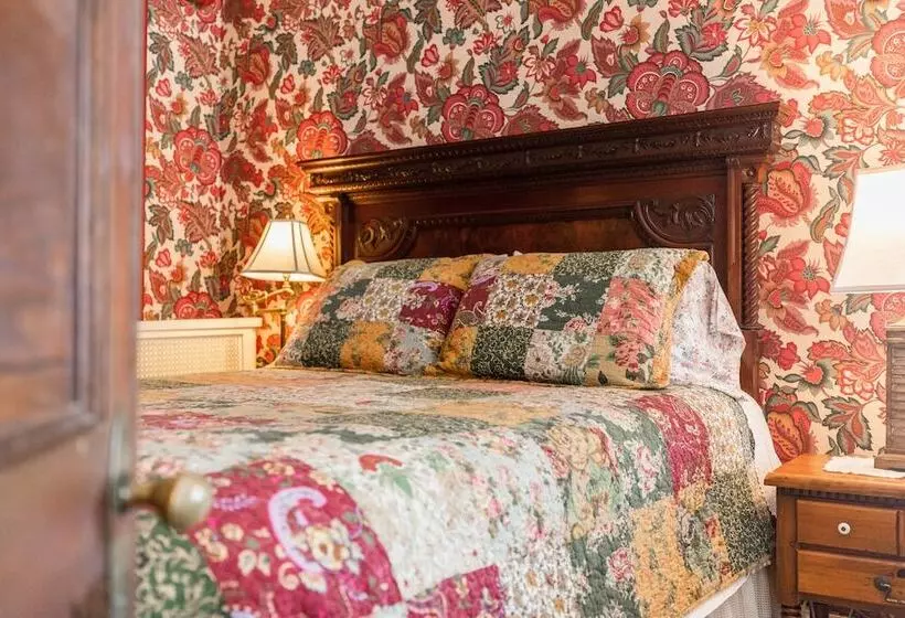 Bed & Breakfast Captain Mey's Inn