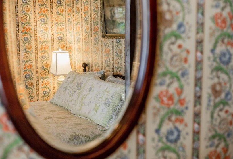 Bed and Breakfast Captain Mey's Inn