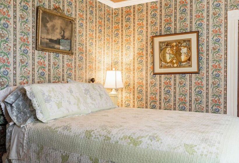 Bed and Breakfast Captain Mey's Inn