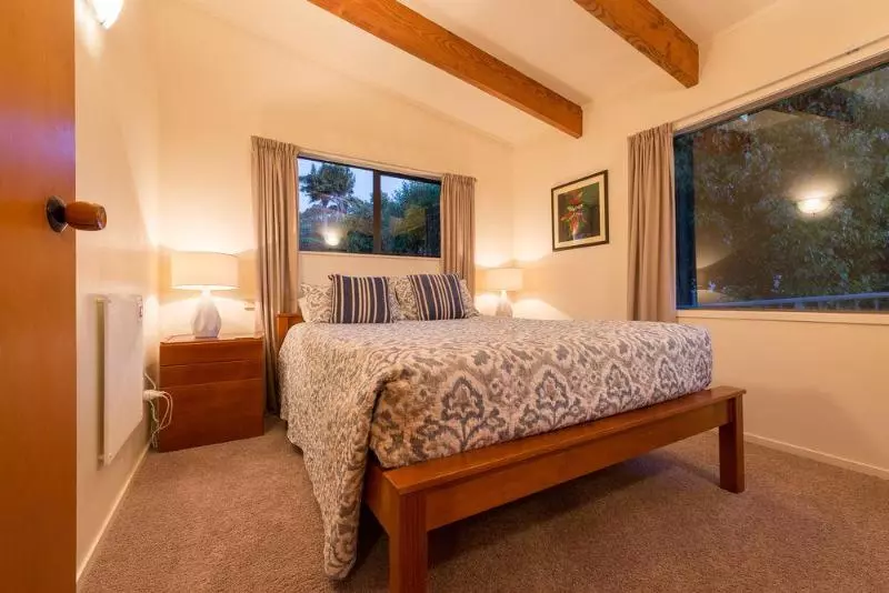 By The Bay Beachfront Apartments