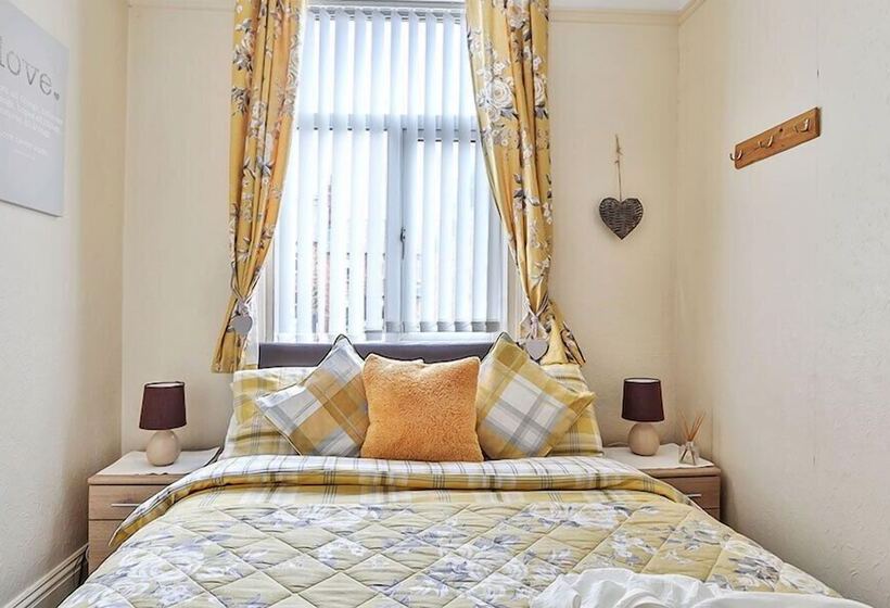 Chomley Holiday Flats