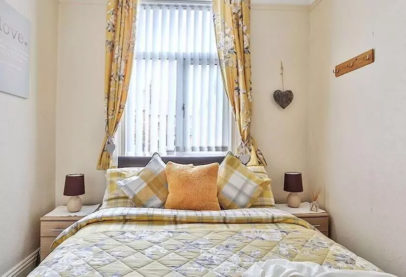 Chomley Holiday Flats