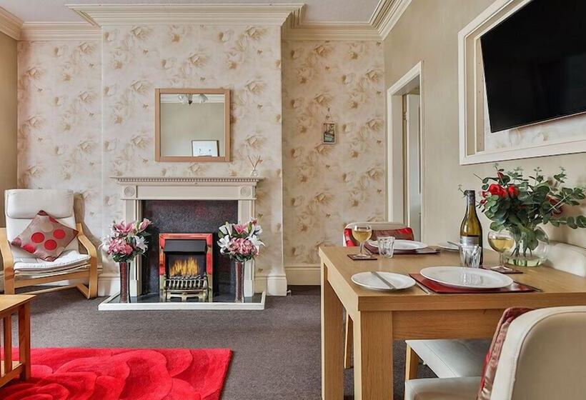 Chomley Holiday Flats