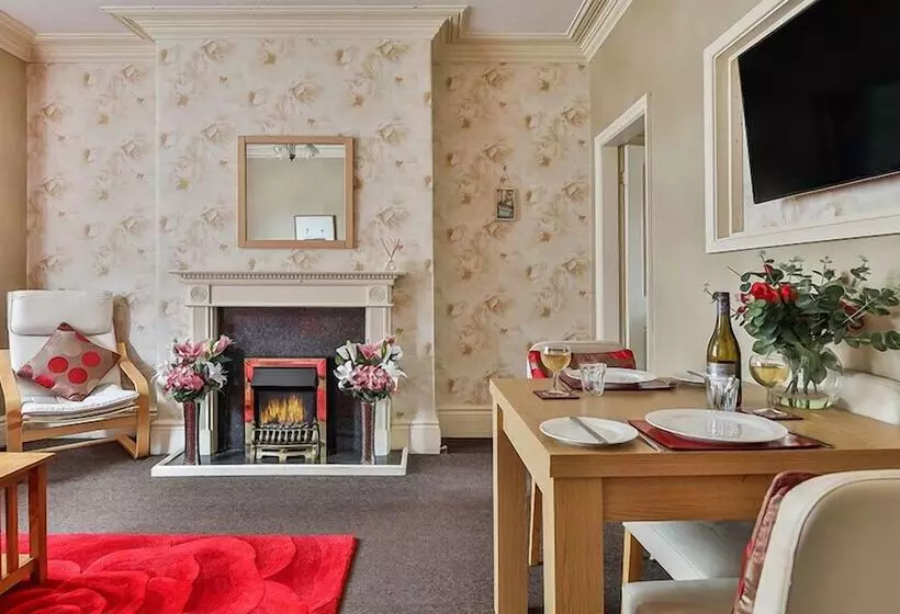 Chomley Holiday Flats