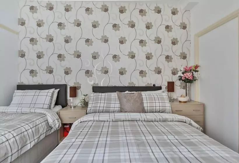 Chomley Holiday Flats