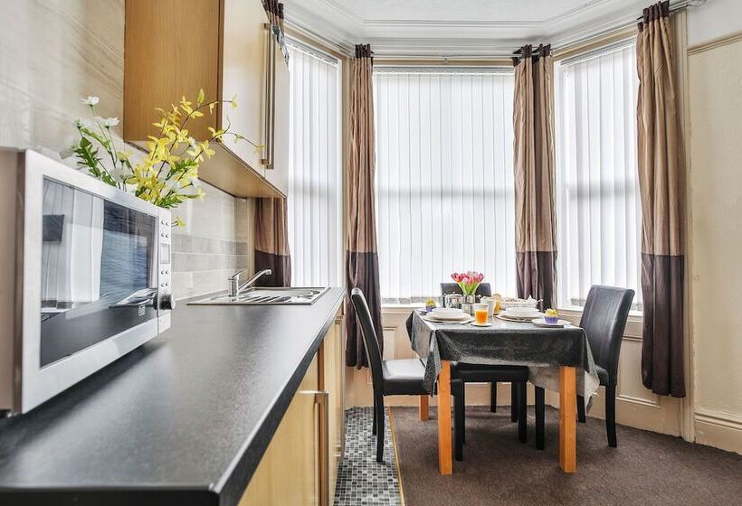 Chomley Holiday Flats