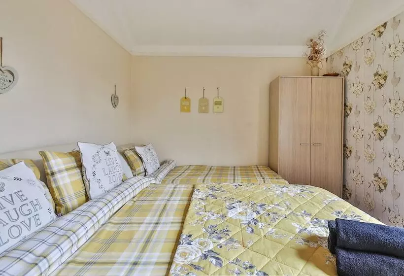 Chomley Holiday Flats