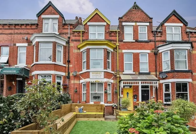 Chomley Holiday Flats