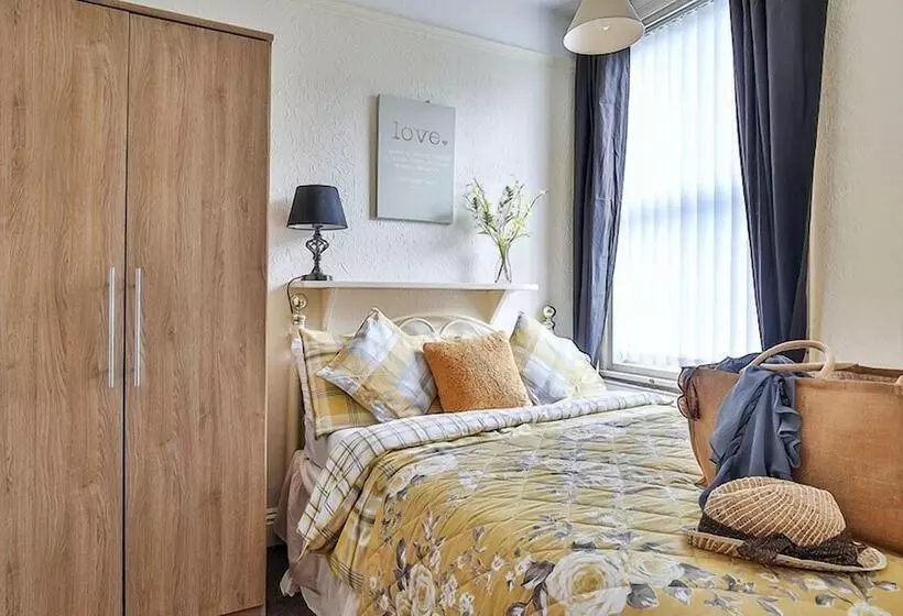 Chomley Holiday Flats