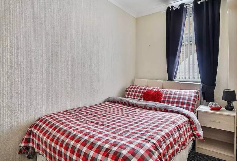 Chomley Holiday Flats