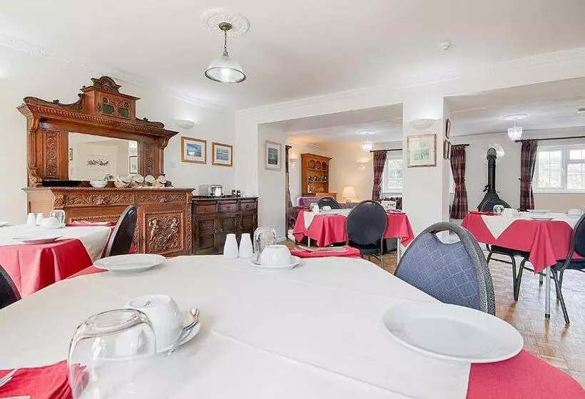 Отель Leworthy Farmhouse Bed And Breakfast