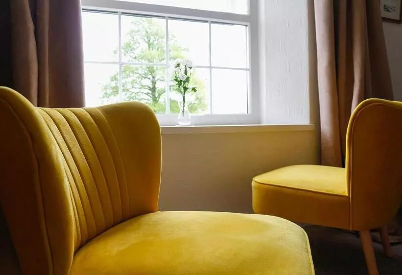 Отель Leworthy Farmhouse Bed And Breakfast