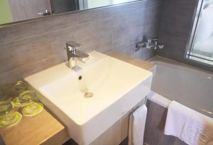 Park City Hotel Luzhou Taipei