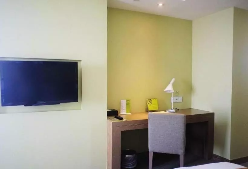 Park City Hotel Luzhou Taipei