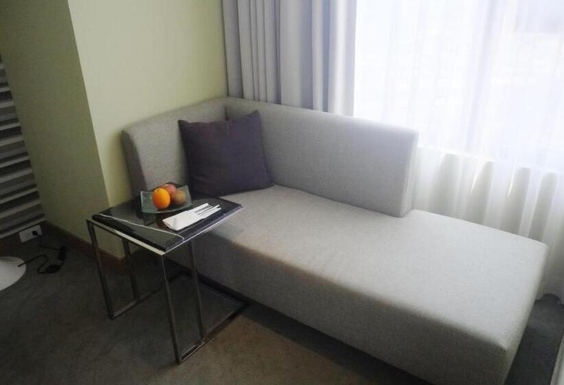 Park City Hotel   Luzhou Taipei