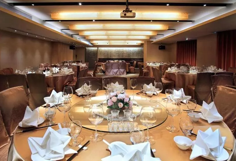 Park City Hotel Luzhou Taipei