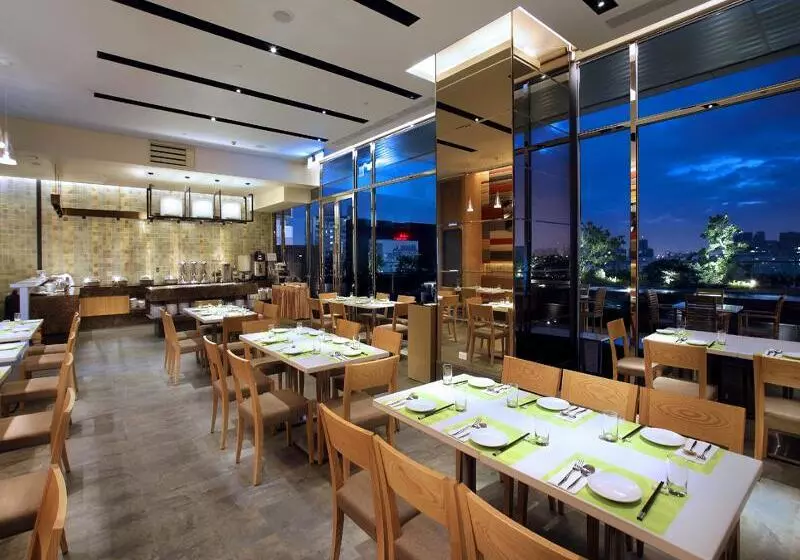 Park City Hotel Luzhou Taipei