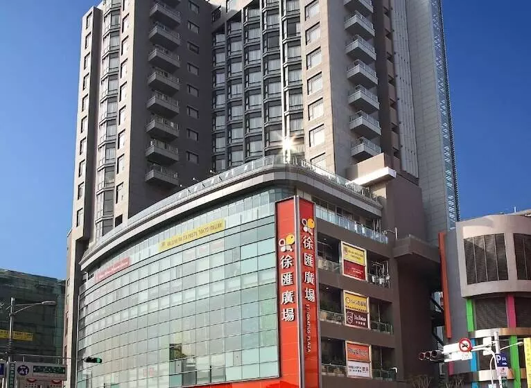 Park City Hotel Luzhou Taipei